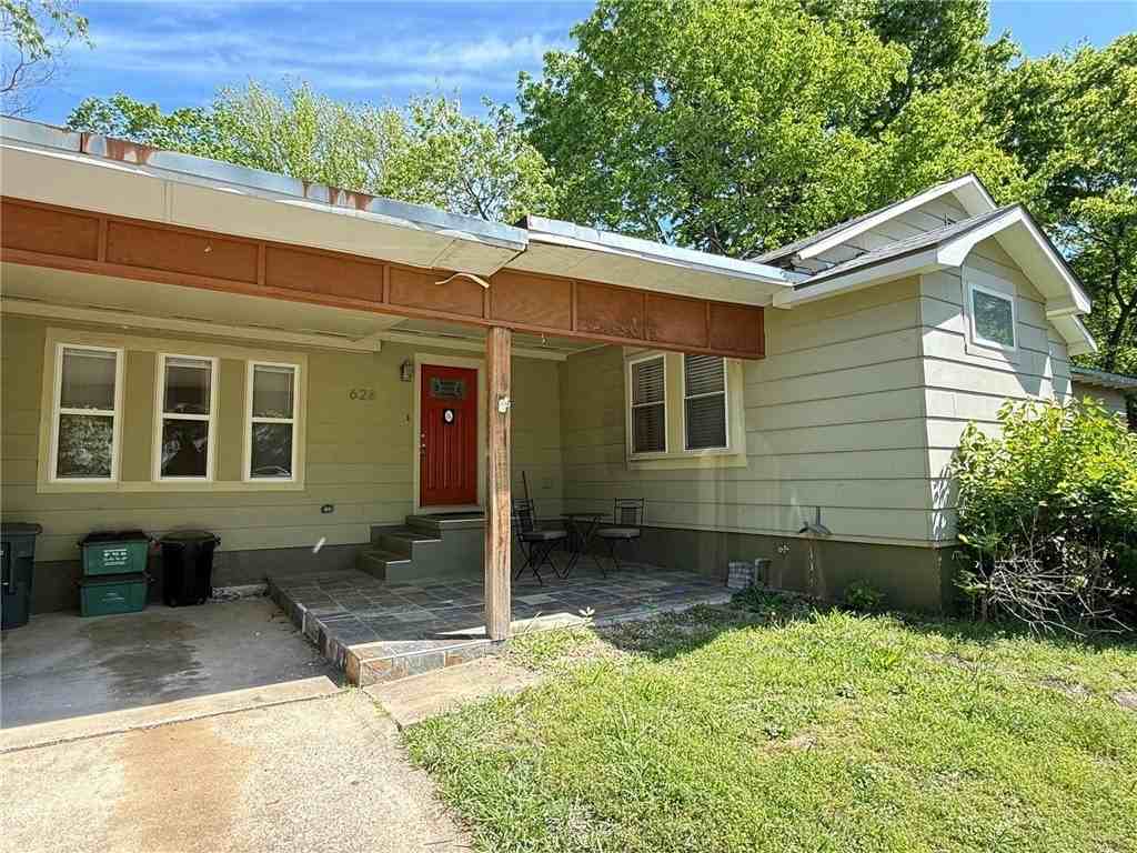 628 N Mission Blvd #A - Photo 3 of 12