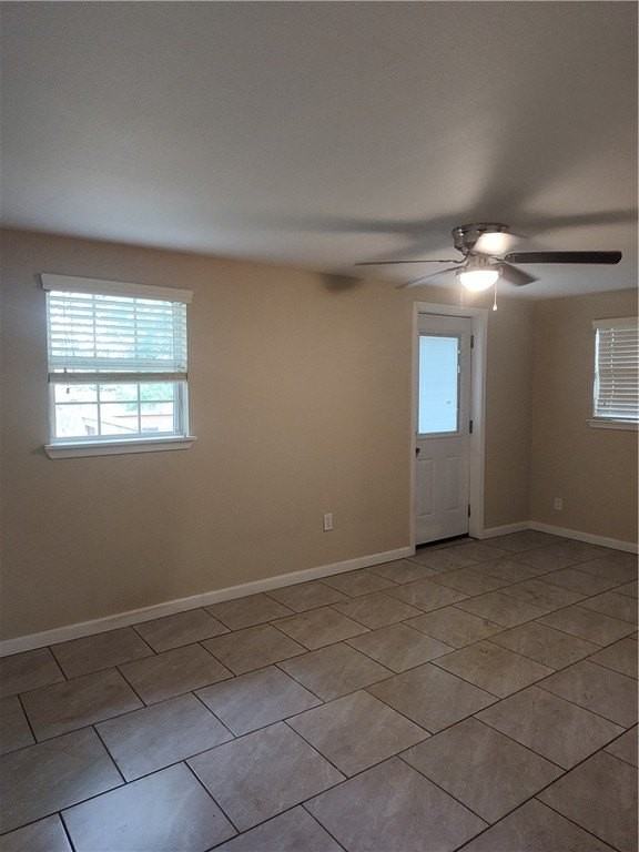 1121 S West Ave - Photo 5 of 7