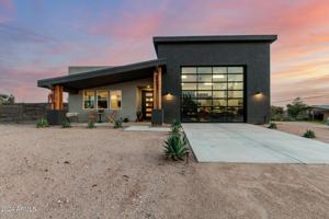 featured image of 7015 E Davis Rd