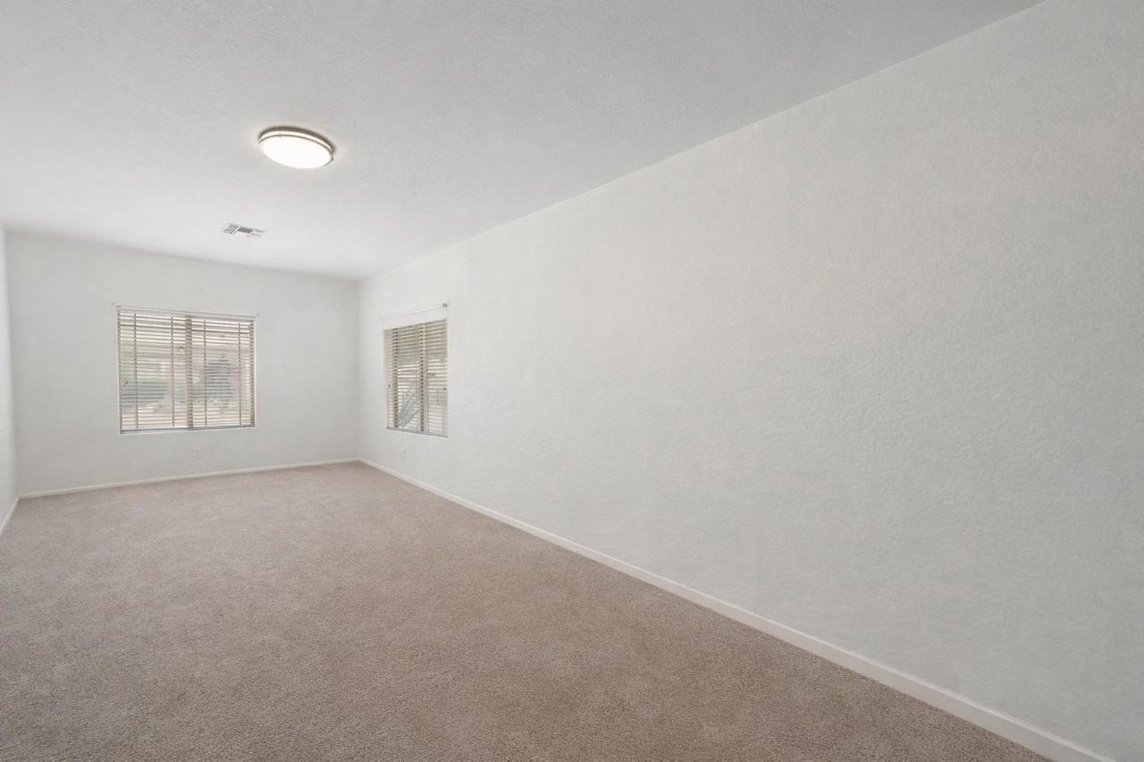 5404 E Lonesome Trl - Photo 2 of 50