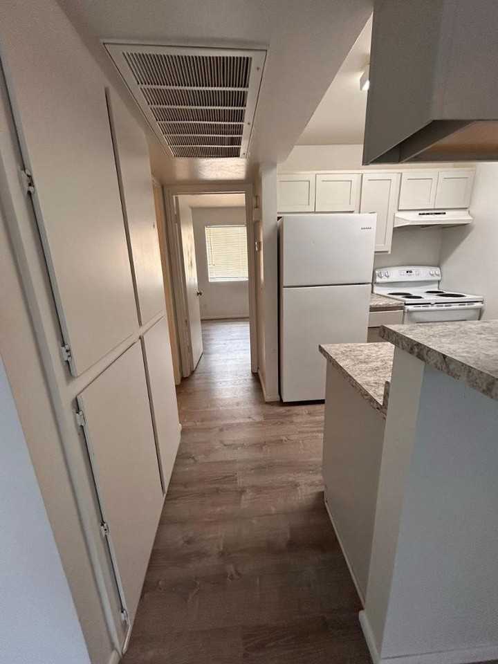 610 S Granite St #4 - Photo 3 of 9