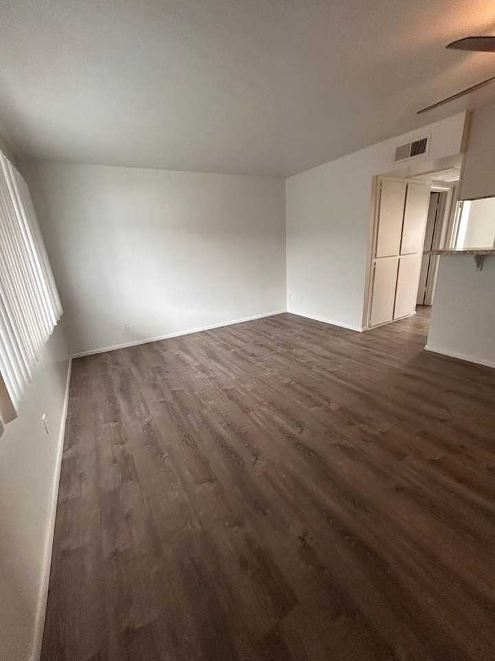 610 S Granite St #4 - Photo 6 of 9