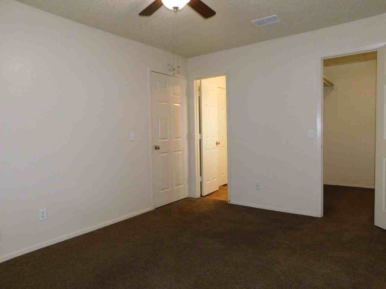Gant Apartments - Photo 4 of 14
