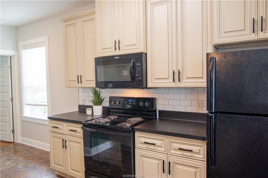 509 E 24th St #B - Photo 6 of 15