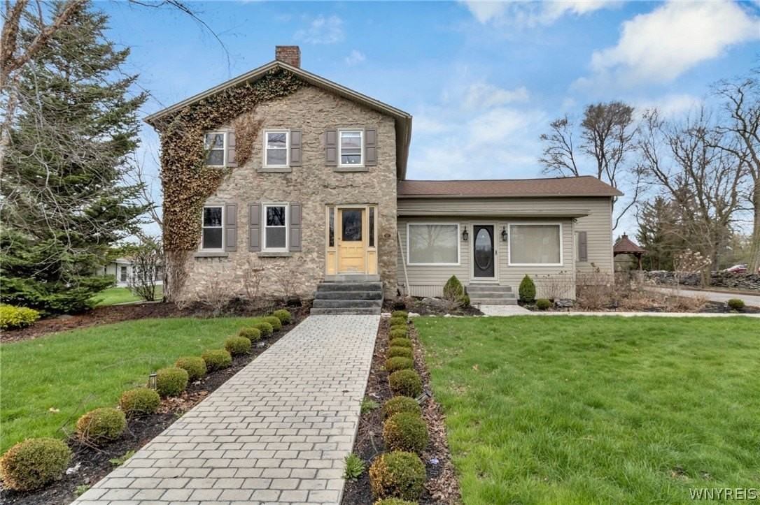 9060 Main St - Photo 2 of 38