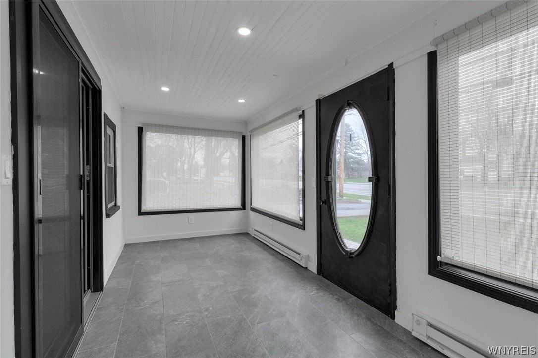 9060 Main St - Photo 3 of 38