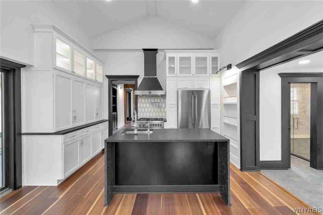 9060 Main St - Photo 4 of 38