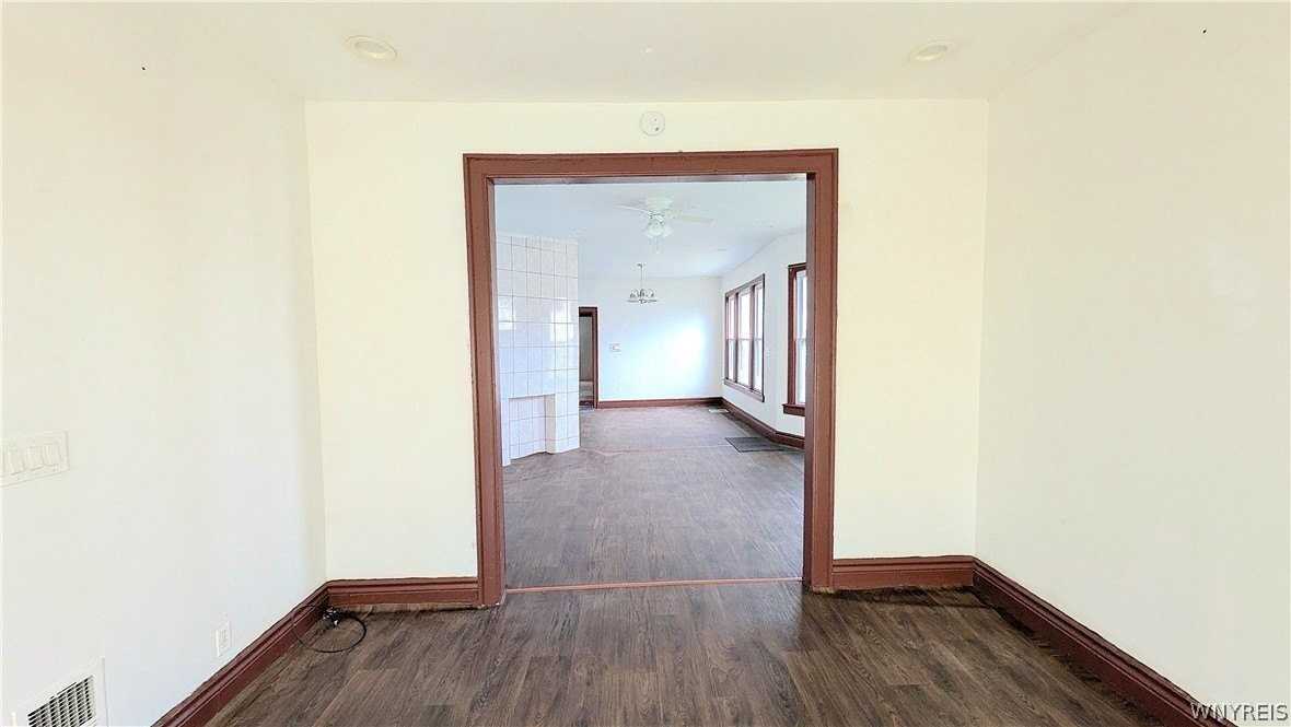 26 Madison St - Photo 4 of 14