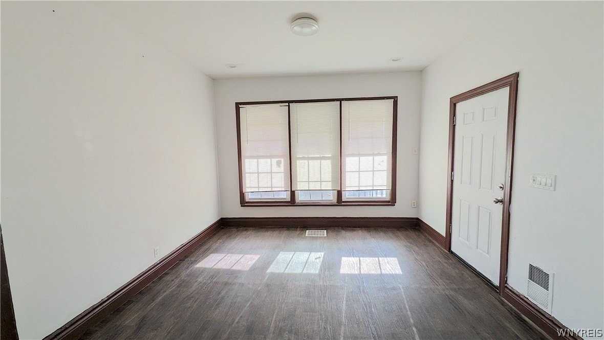 26 Madison St - Photo 5 of 14