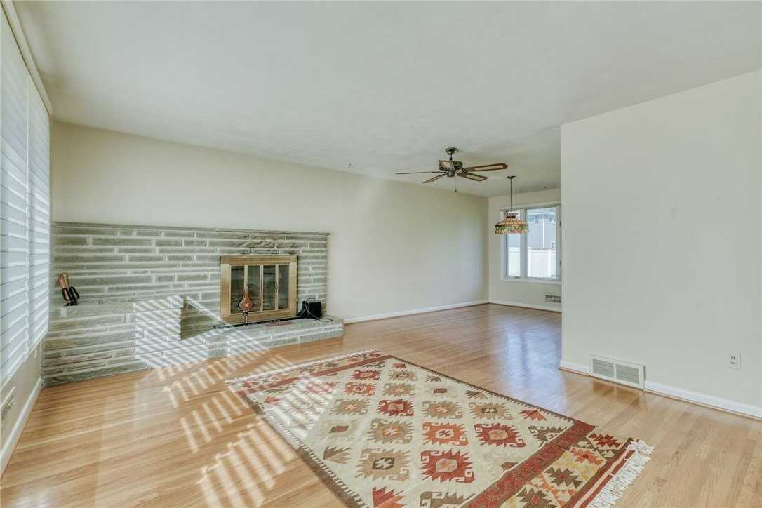 241 Willowcrest Dr - Photo 4 of 24