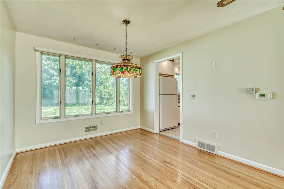 241 Willowcrest Dr - Photo 7 of 24