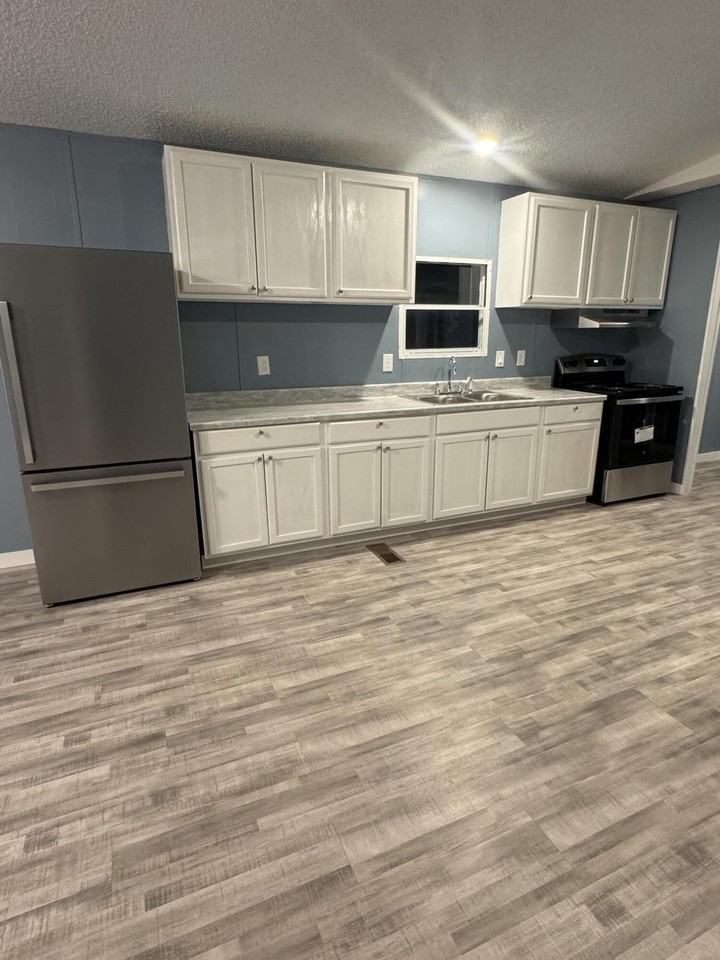 1417 Bay Dr - Photo 2 of 9