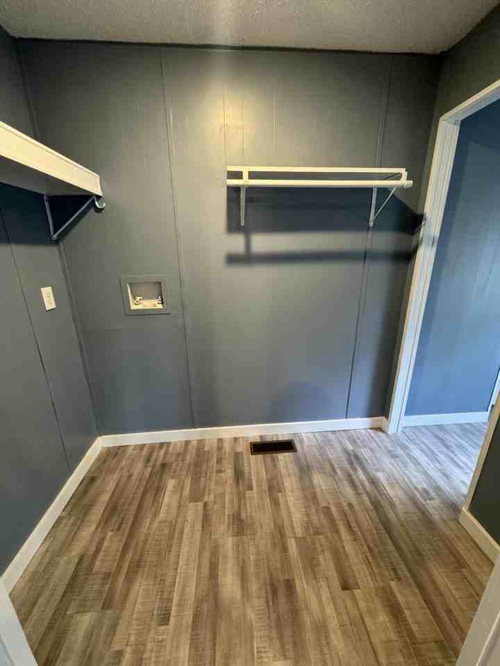 1417 Bay Dr - Photo 3 of 9