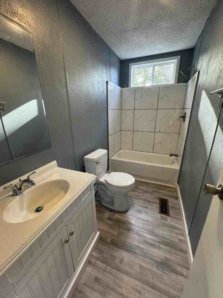 1417 Bay Dr - Photo 4 of 9