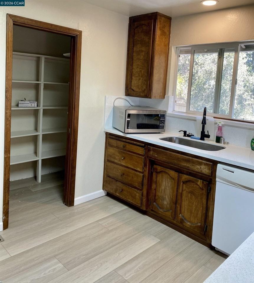 4694 N Stone Rd #A - Photo 5 of 11