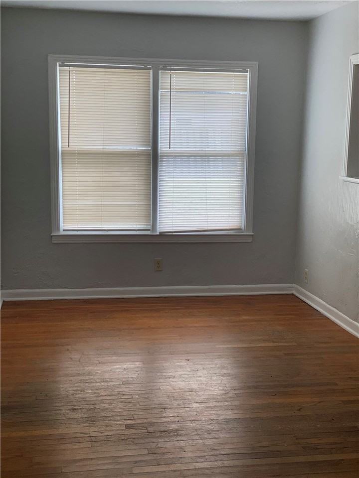 1106 Stratton Dr - Photo 2 of 9