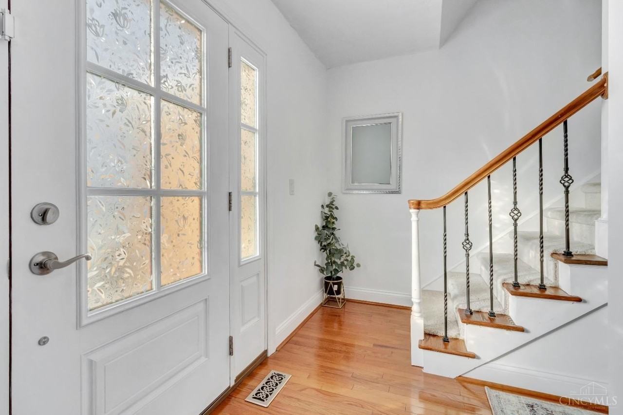 70 Eleanor Dr - Photo 2 of 26