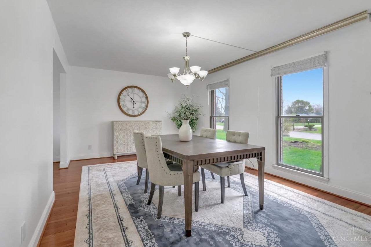 70 Eleanor Dr - Photo 3 of 26