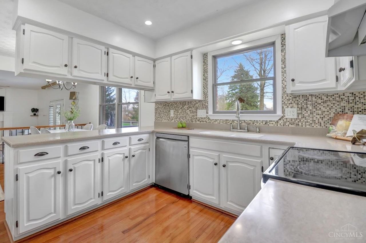 70 Eleanor Dr - Photo 6 of 26