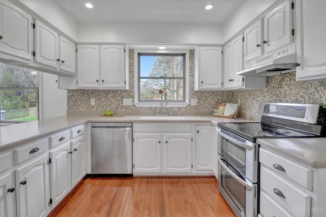 70 Eleanor Dr - Photo 7 of 26