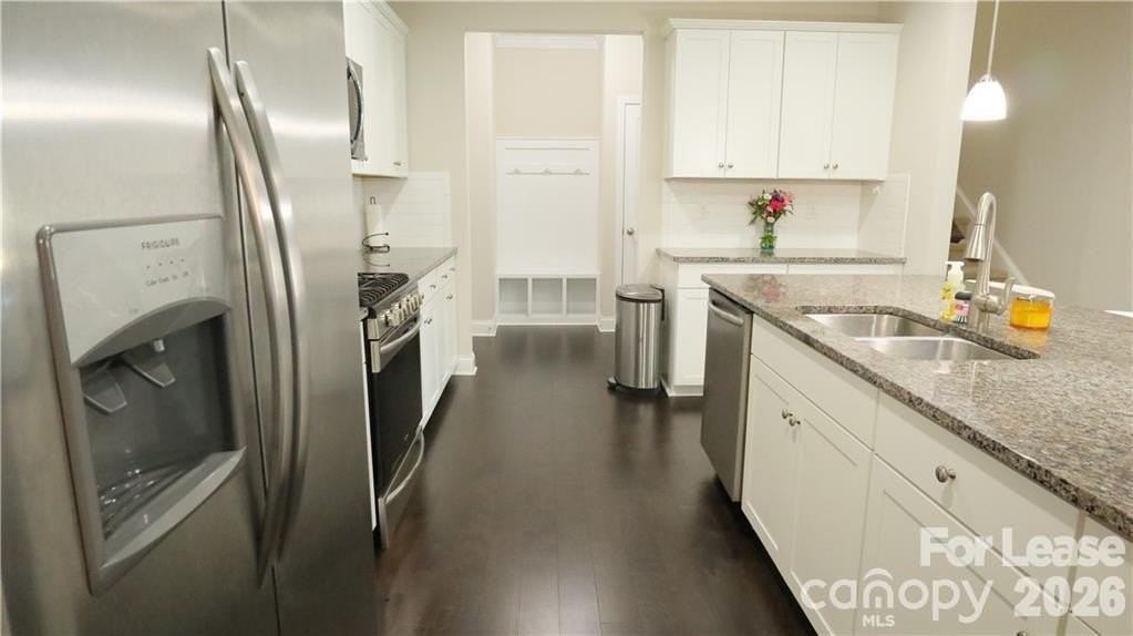 1437 Bramblewood Dr - Photo 3 of 13