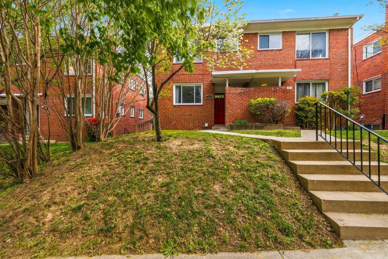 204 Webster Street Northeast #1 - Photo 2 of 22