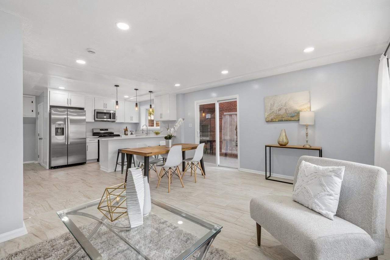 204 Webster Street Northeast #1 - Photo 5 of 22