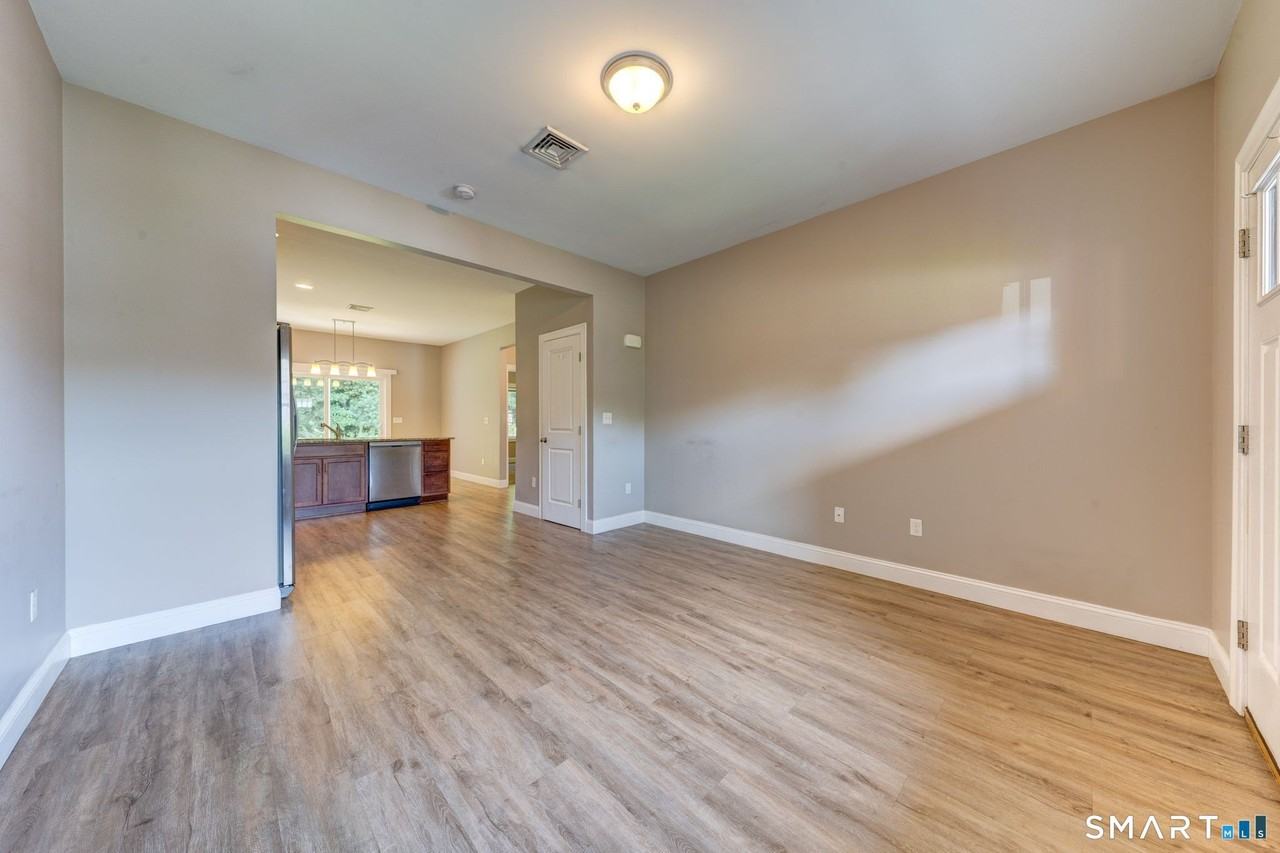 37 Hunters Ln #6 - Photo 6 of 21