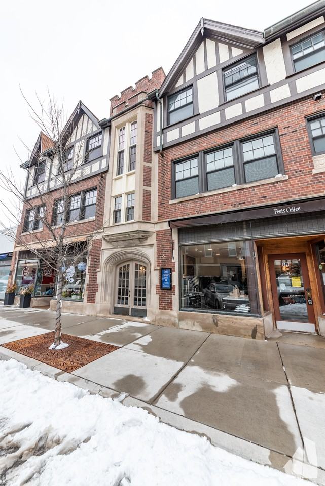 545 Chestnut St #545-301 - Photo 2 of 14