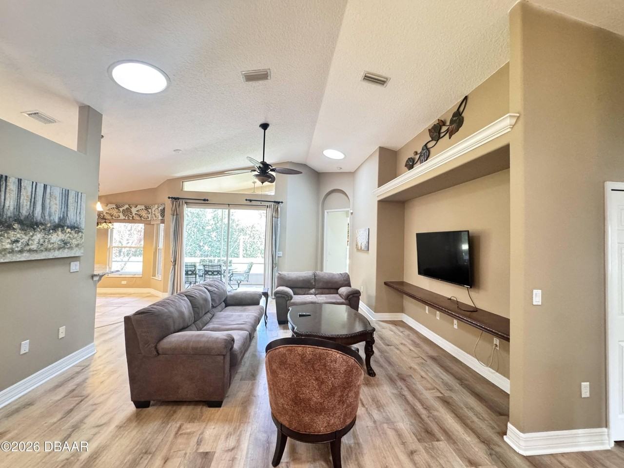 1315 Coconut Palm Cir - Photo 6 of 21