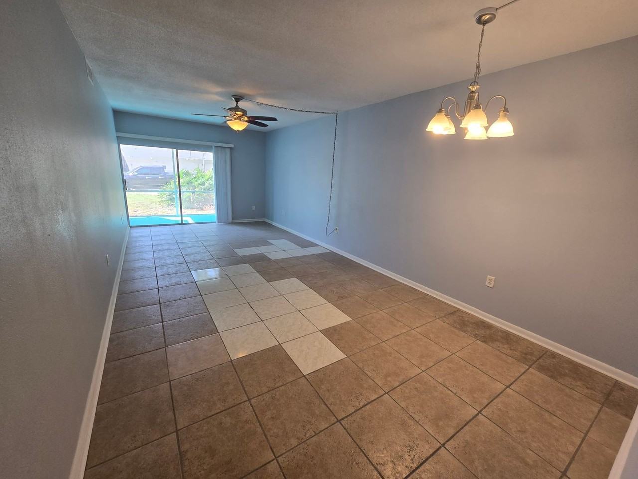 623 N Bay St #4 - Photo 3 of 6