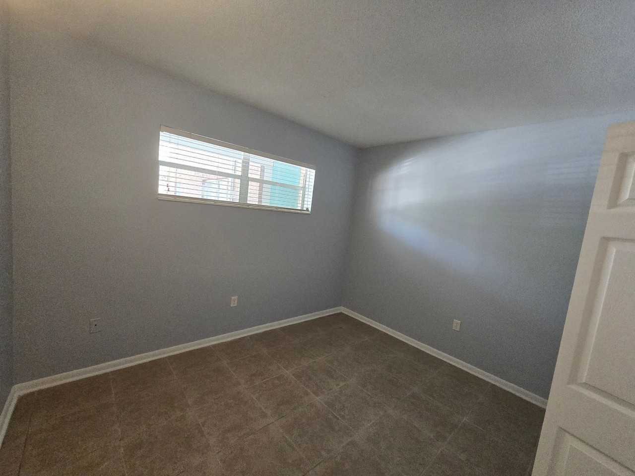 623 N Bay St #4 - Photo 5 of 6