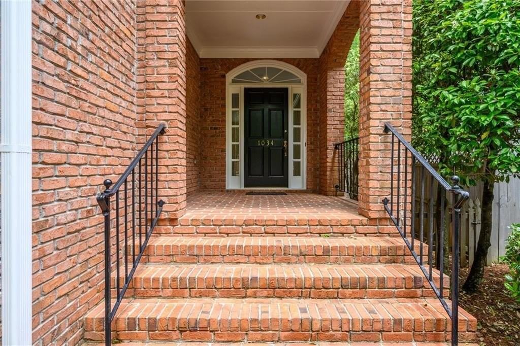 1034 Saint James Xing Ne - Photo 3 of 42