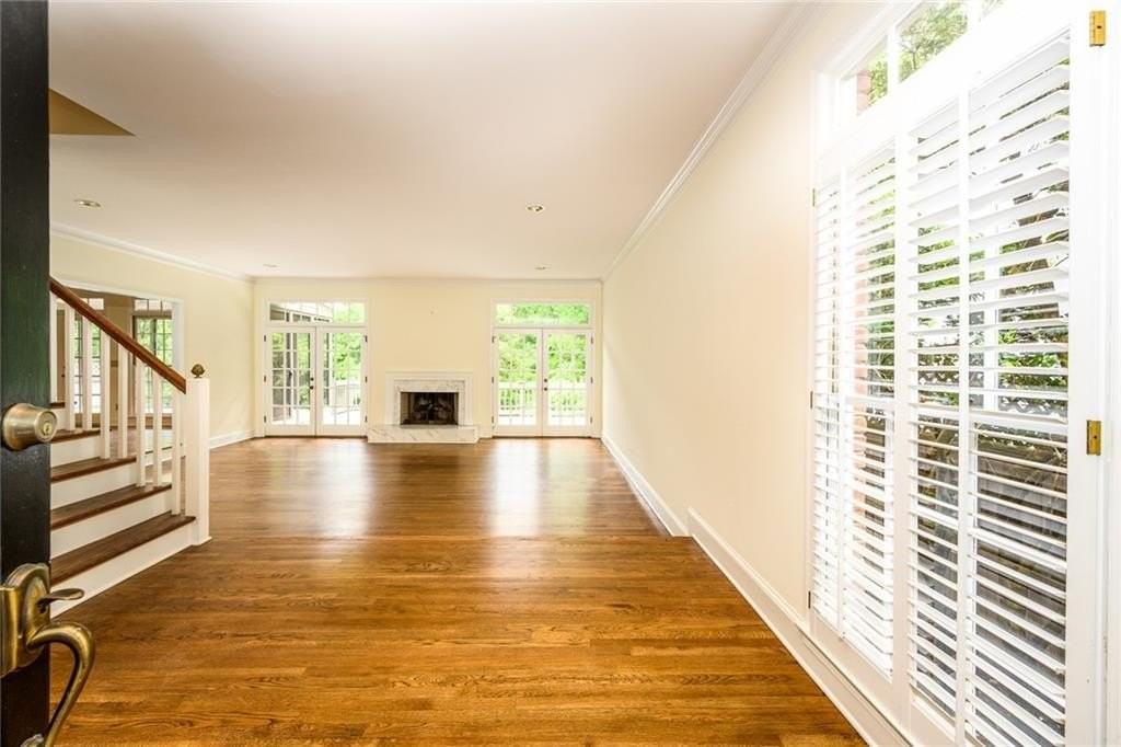 1034 Saint James Xing Ne - Photo 5 of 42