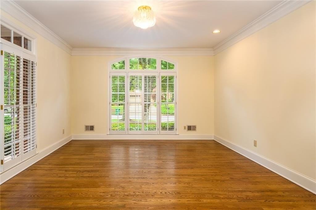 1034 Saint James Xing Ne - Photo 6 of 42