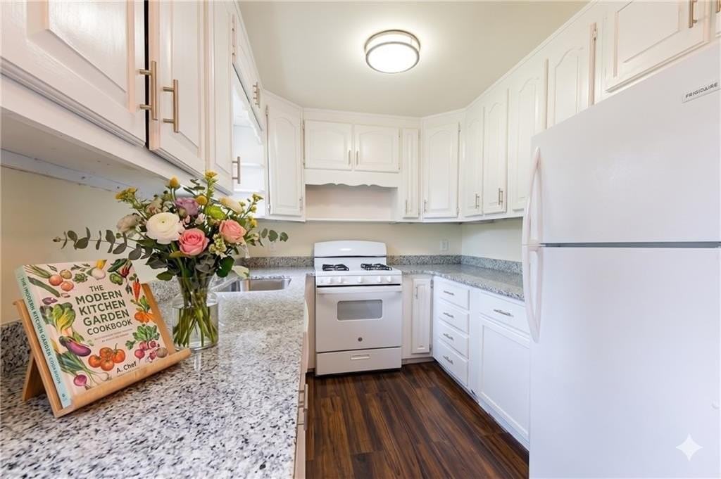 5791 Lisa Ln - Photo 3 of 22