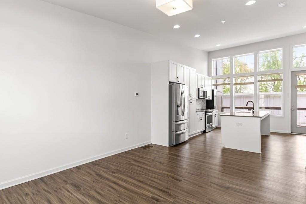 916 Brees Ct - Photo 3 of 31