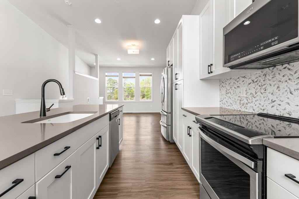 916 Brees Ct - Photo 5 of 31