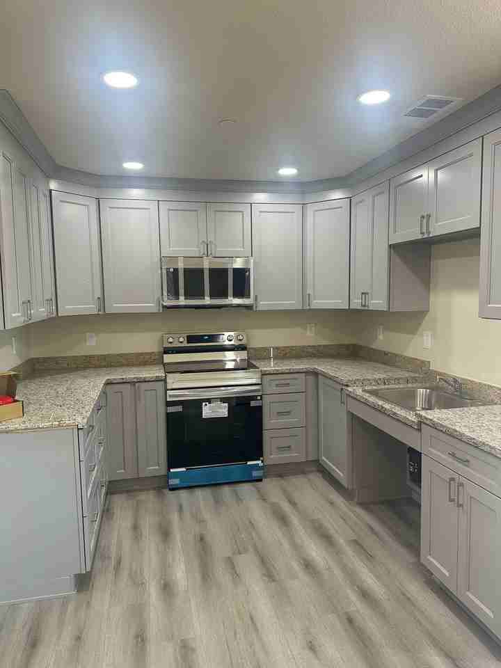 1125 H Street - Photo 2 of 5