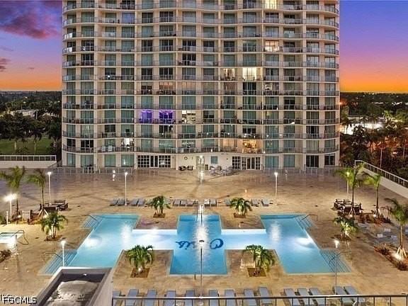 3000 Oasis Grand Blvd #2402 - Photo 4 of 23