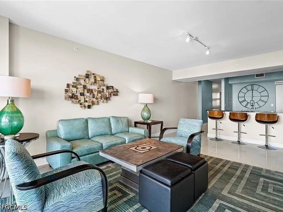 3000 Oasis Grand Blvd #2402 - Photo 5 of 23