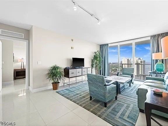 3000 Oasis Grand Blvd #2402 - Photo 6 of 23