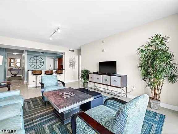 3000 Oasis Grand Blvd #2402 - Photo 7 of 23