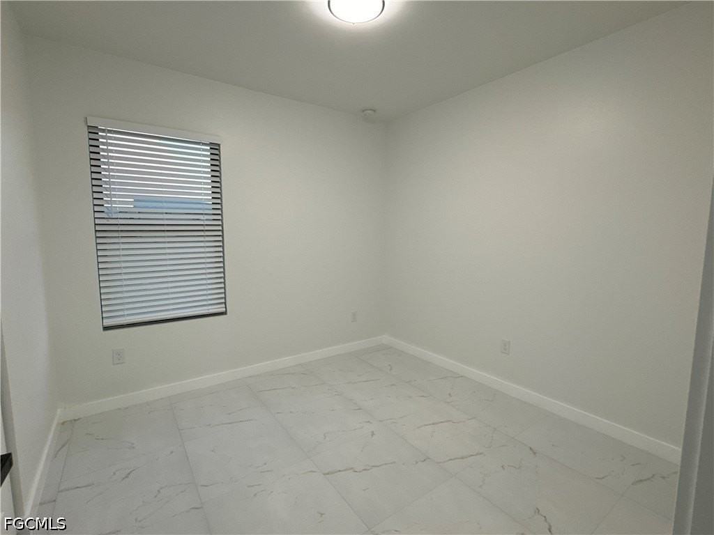 1775 Glenway Ct - Photo 5 of 14