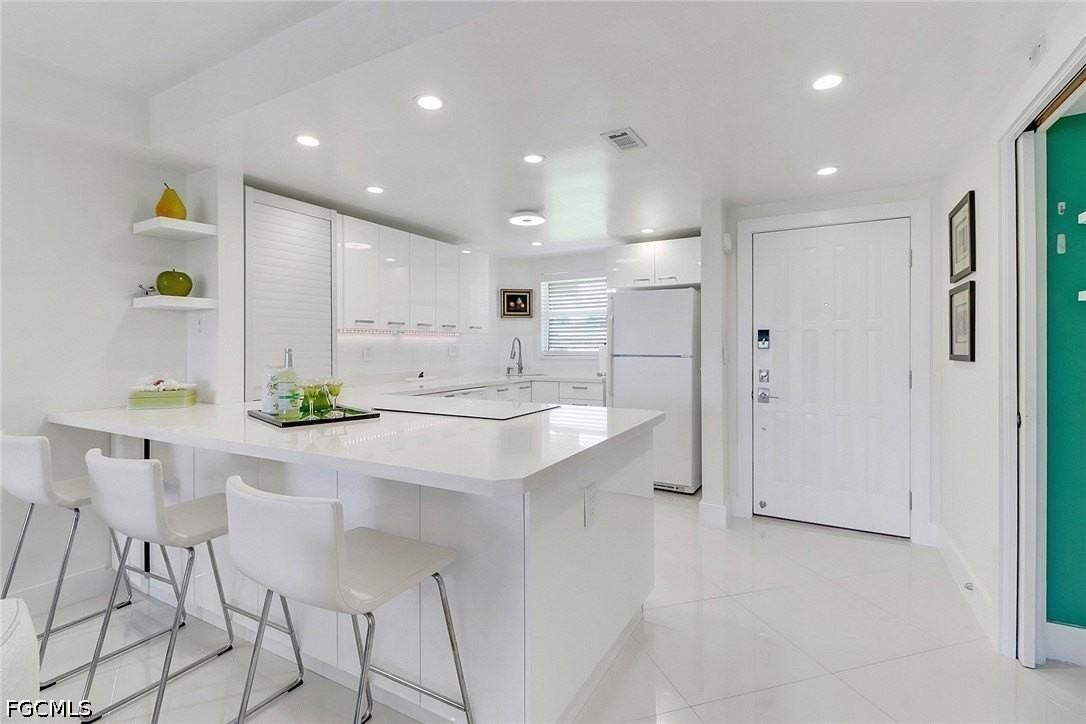 9 High Point Cir N #102 - Photo 4 of 48