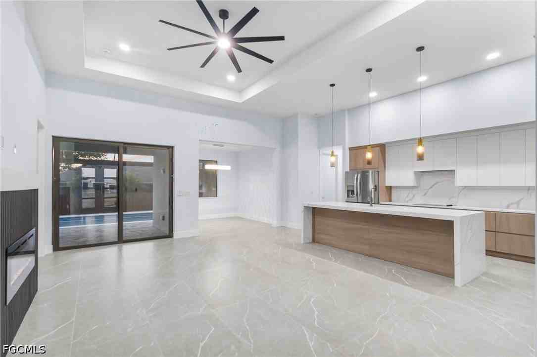 142 Sw 33rd Pl - Photo 3 of 35