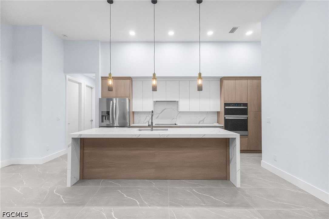 142 Sw 33rd Pl - Photo 4 of 35