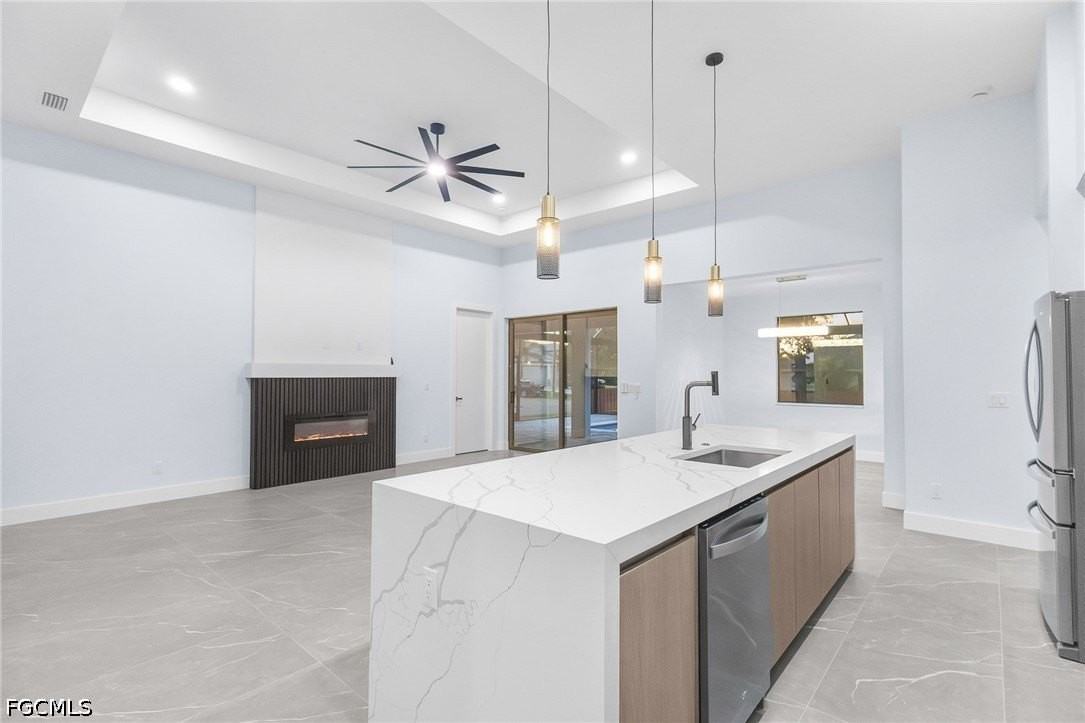 142 Sw 33rd Pl - Photo 6 of 35