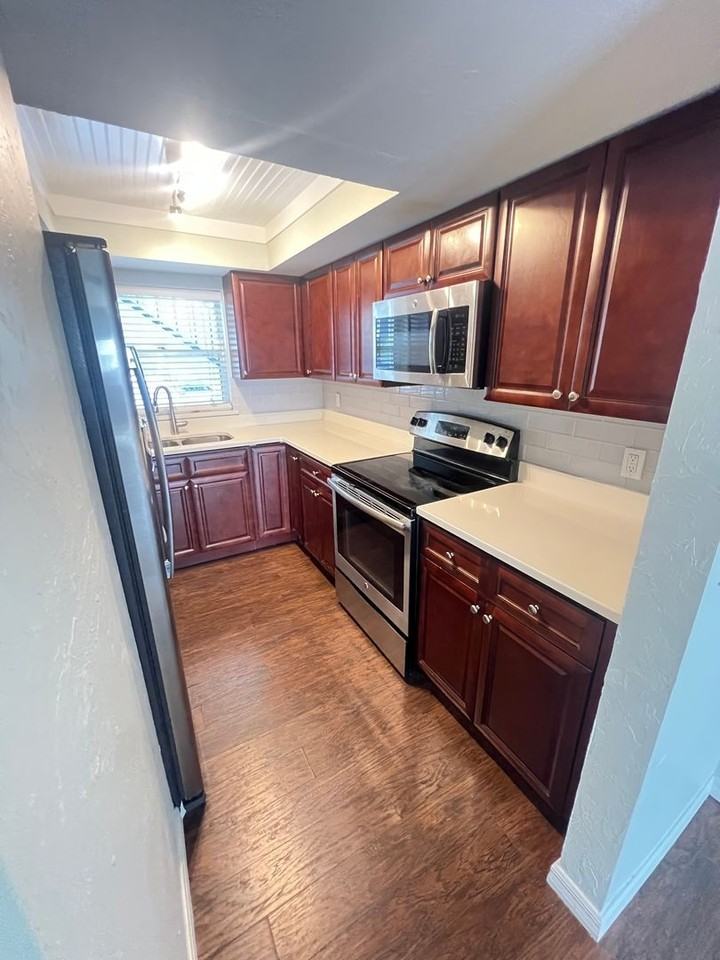 1840 Morrill St - Photo 2 of 11