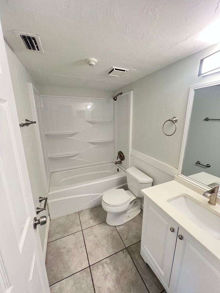 1840 Morrill St - Photo 6 of 11
